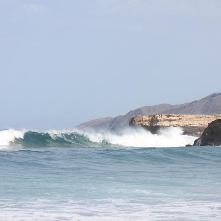 Wellenkind Surfschool Hostel La Pared  Buitenkant foto
