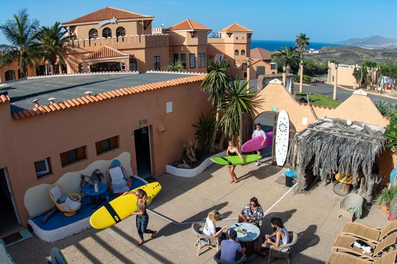 Wellenkind Surfschool Hostel La Pared  Buitenkant foto