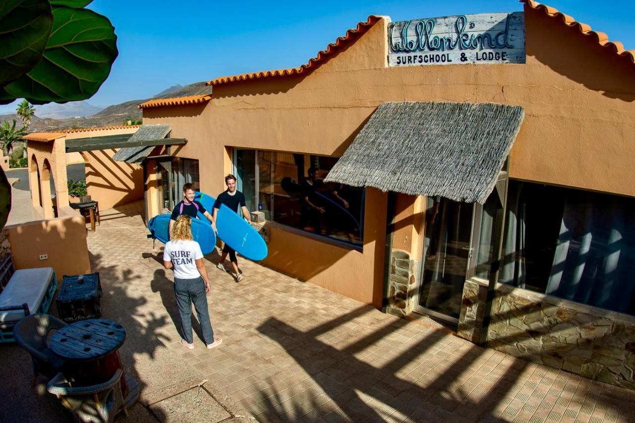 Wellenkind Surfschool Hostel La Pared  Buitenkant foto